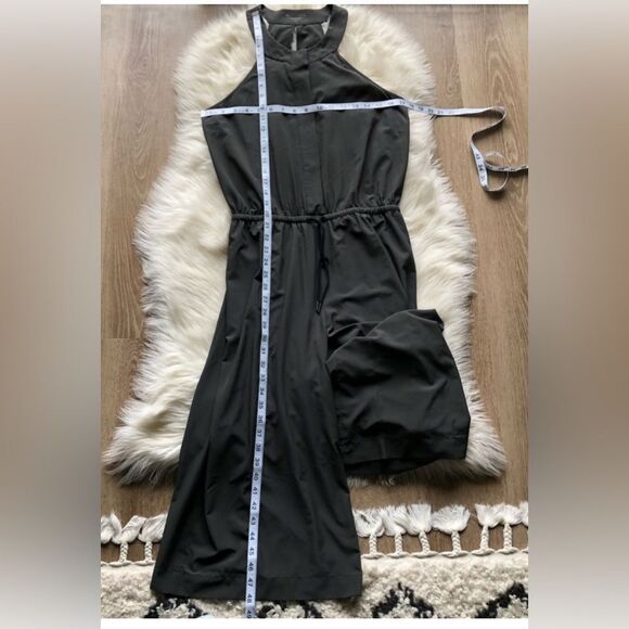 Athleta • Black Mercer Jumpsuit Size 8 - Picture 4 of 12